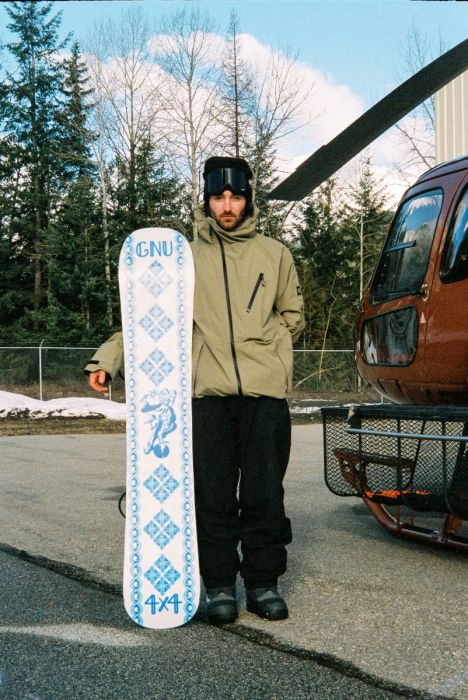 GNU 4x4 Snowboard - 2025